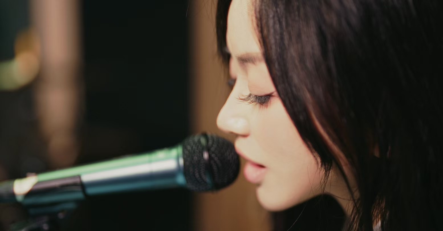Xiyue Ge in studio recording